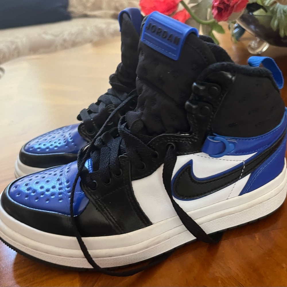 Nike Air Jordan Retro High Blue/Black/White Men size 5.5 Women size 7